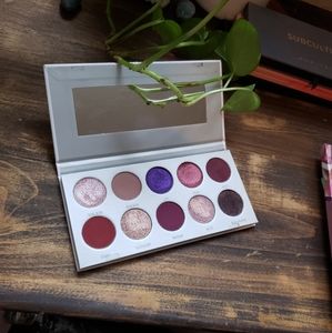 MORPHE X JACLYN HILL EYESHADOW PALETTE